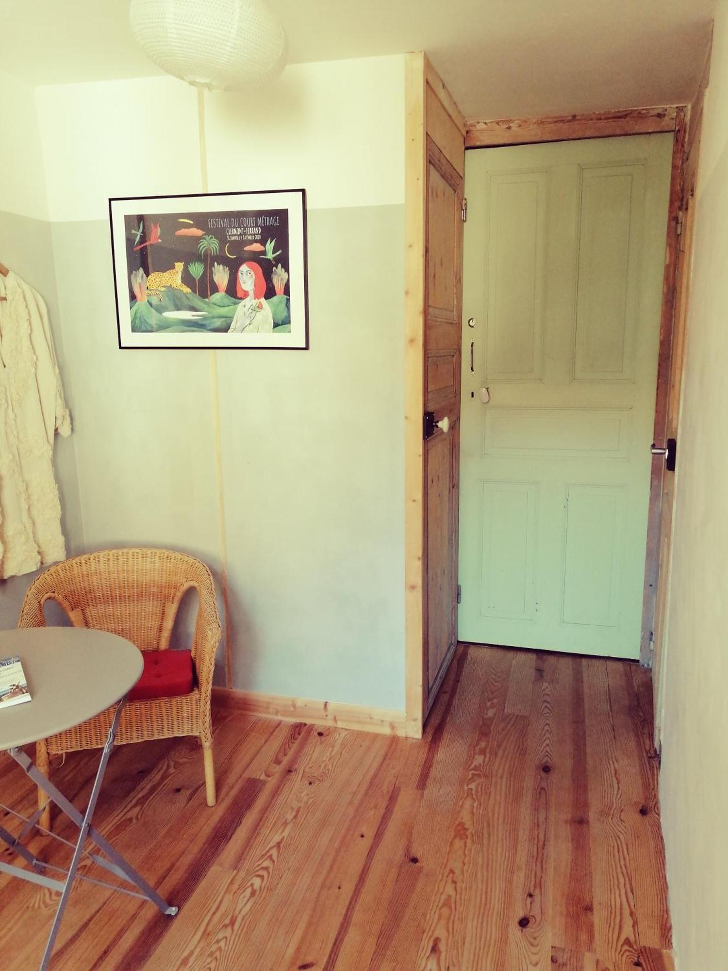 File Dans Ta Chambre ! Le Monastier sur Gazeille Camera foto